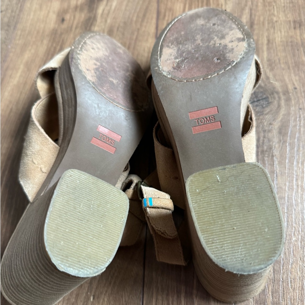 Shoes - Picture 4 of 4